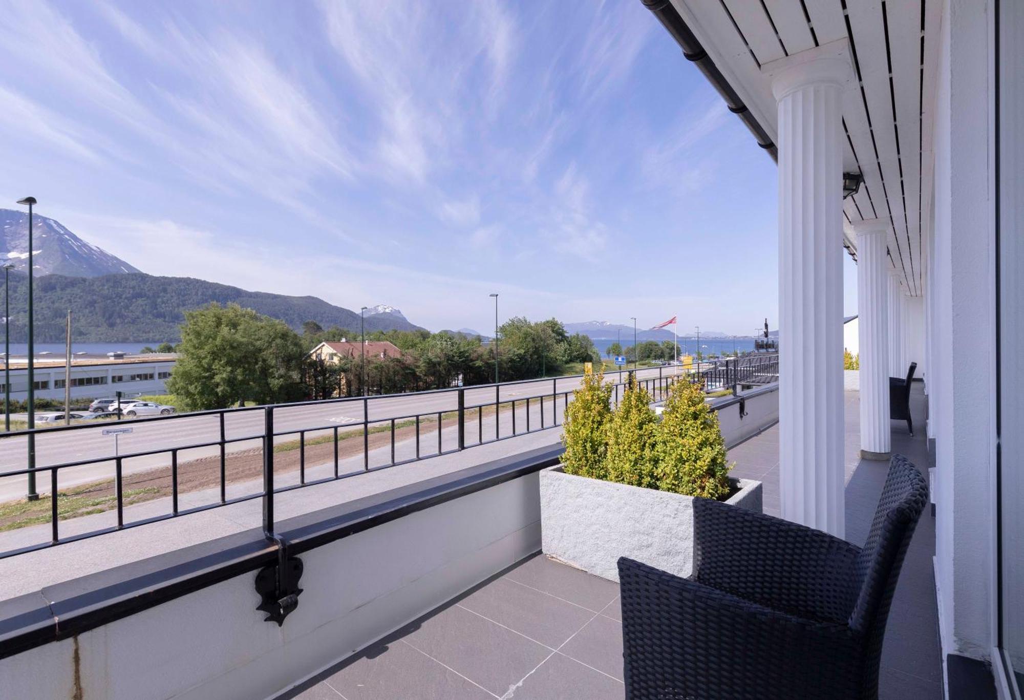 Aursnes Hotell Sykkylven المظهر الخارجي الصورة