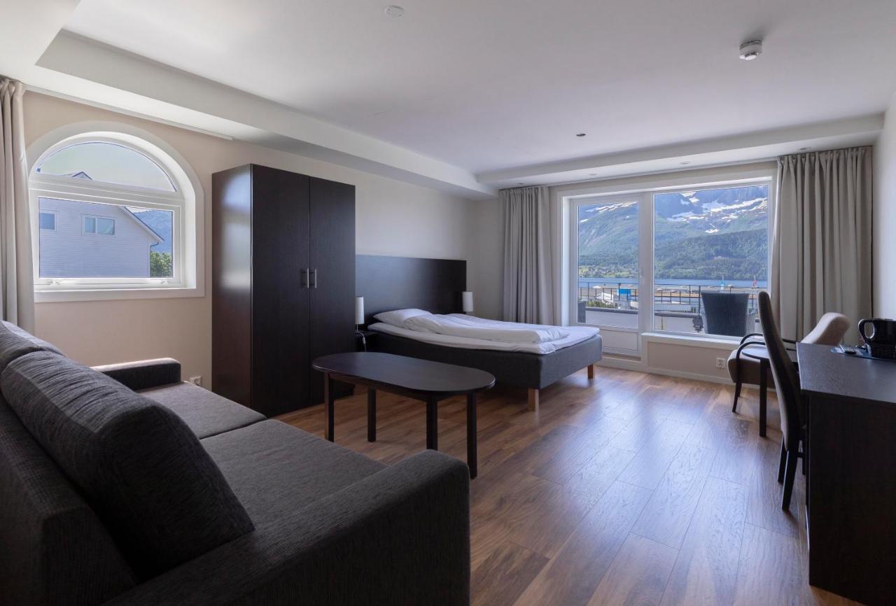Aursnes Hotell Sykkylven المظهر الخارجي الصورة